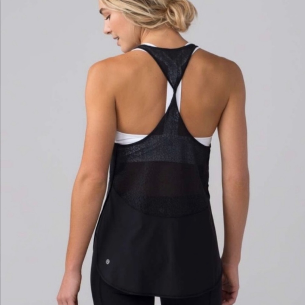 Lululemon Twist and Train tank. Size 6
